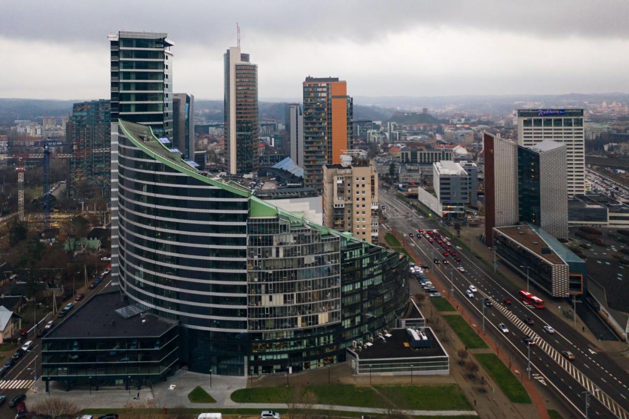 Brand New James Bond City Center VNO Exterior photo